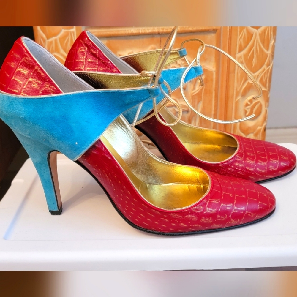 Vintage Y2K heels. NIB